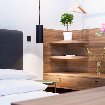 Rooms And Apartments Glossy Zagreb Exterior photo