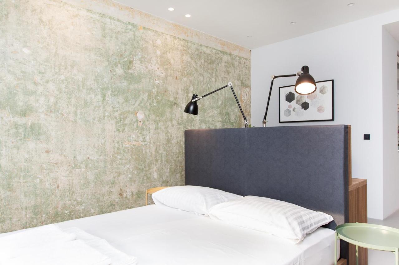 Rooms And Apartments Glossy Zagreb Exterior photo